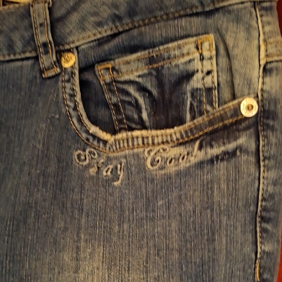 Women's Blue Jeans - Picture 3 of 10